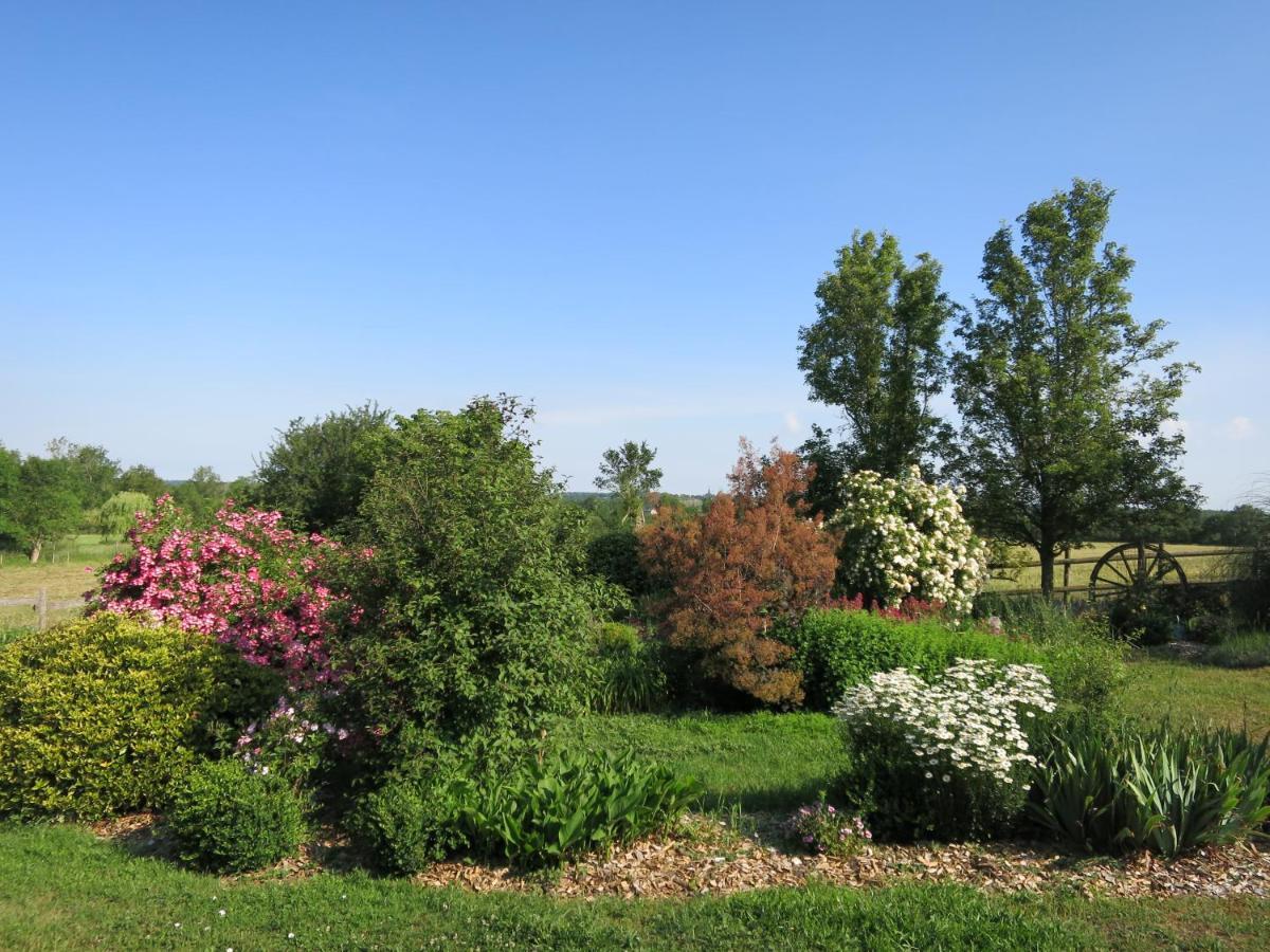 Les Bienfaits D'Harmonium Bed & Breakfast La Chapelle-Gaudin Exterior foto